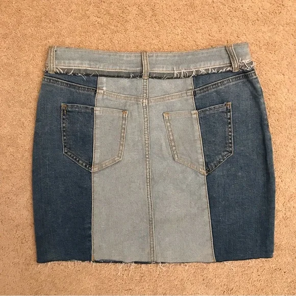 Soho Color Block Denim Skirt NEW Womens Size 6 Blue Distressed Raw Hem - Picture 3 of 13